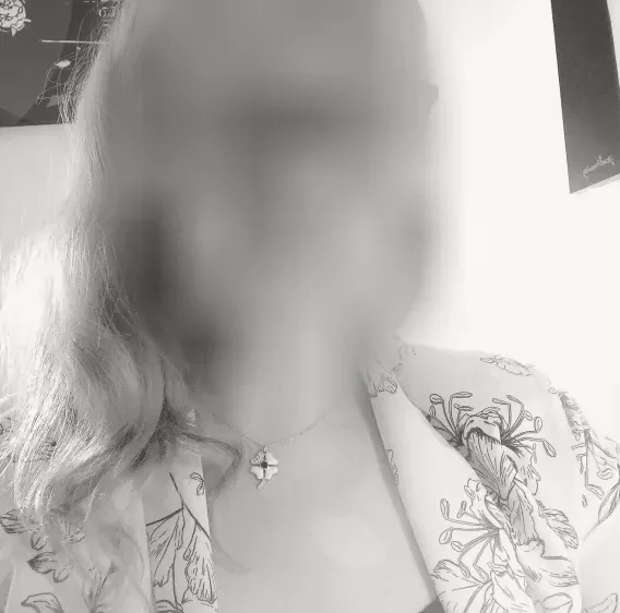 Amina, 34
