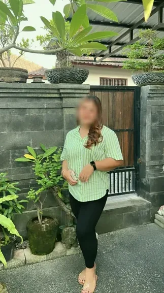 Bernadette, 39