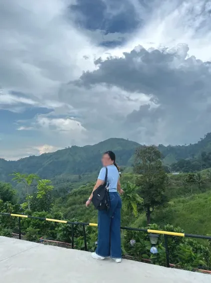 Bernadette, 30
