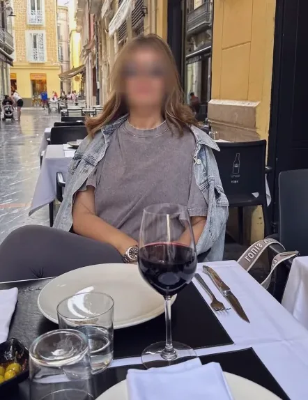 Celine, 35