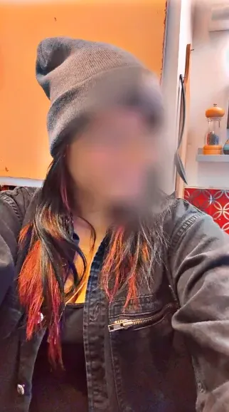 Chiara, 32