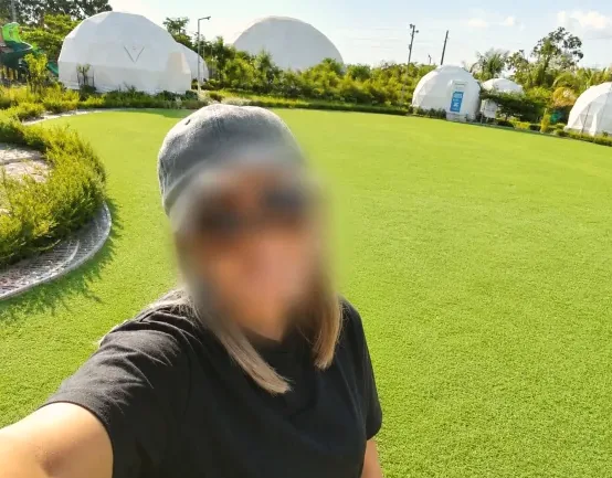 Helena, 35
