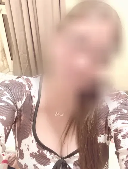 Larissa, 39