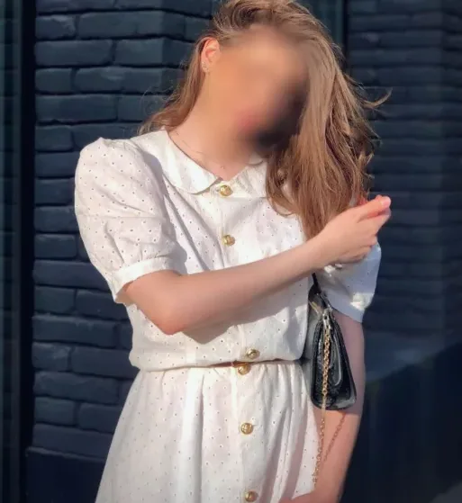 Nadine, 25