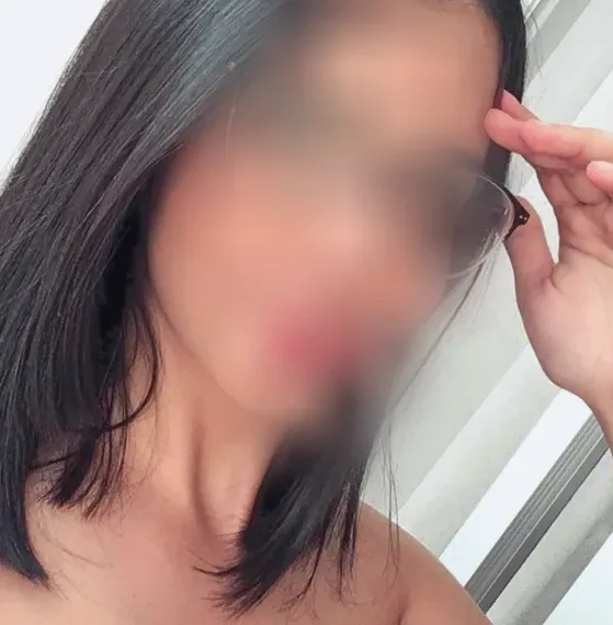 Nora, 22