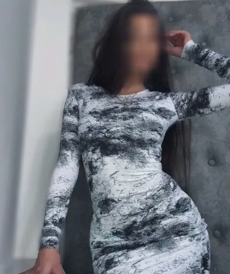 Sophie, 32