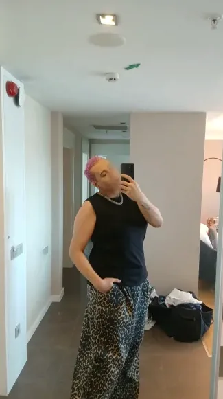 Tanja, 33